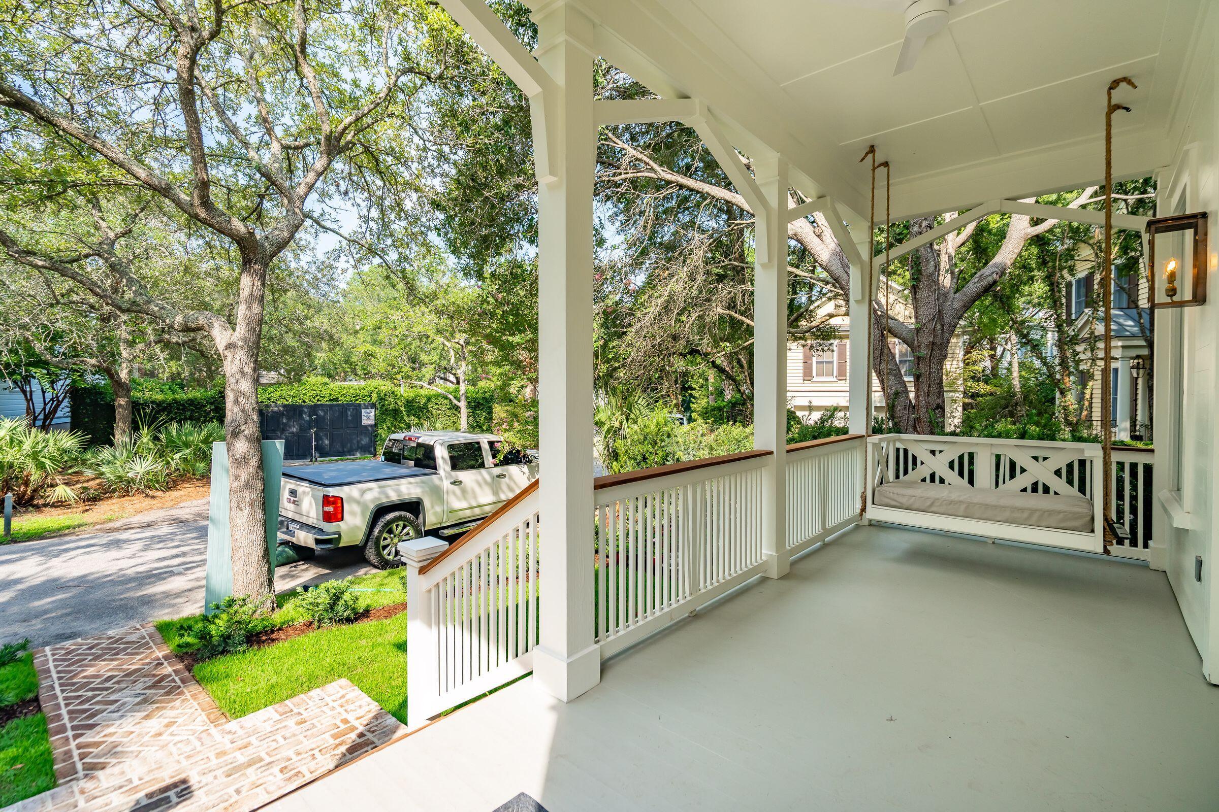 22 Frogmore Road Mount Pleasant, SC 29464 - Photo 8 of 73 22FrogmoreRd-KeenEyeMarketing-008