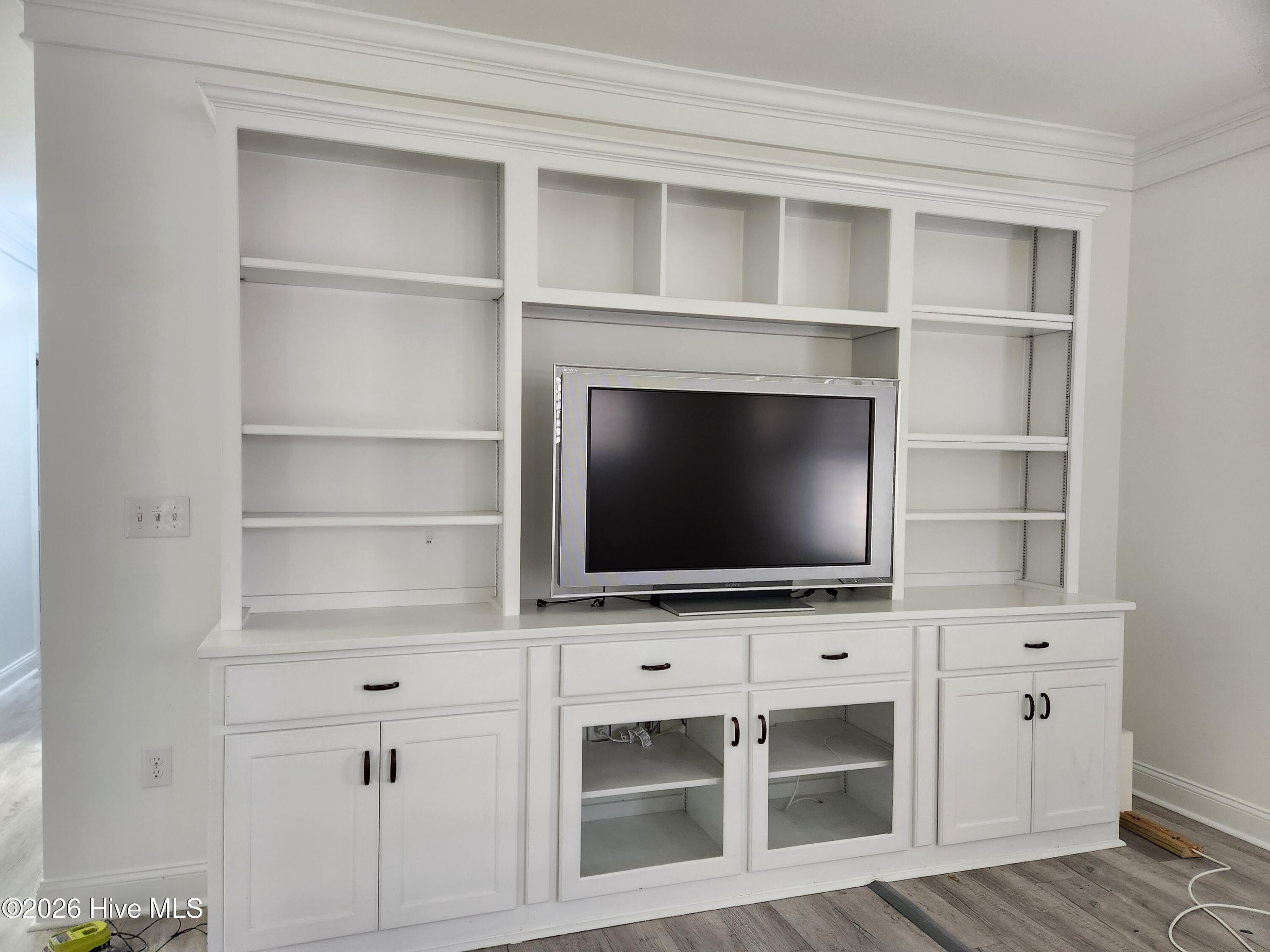 300 Lighthouse Lane, Unit A1 Cedar Point, NC 28584 - Photo 5 of 12 Living room