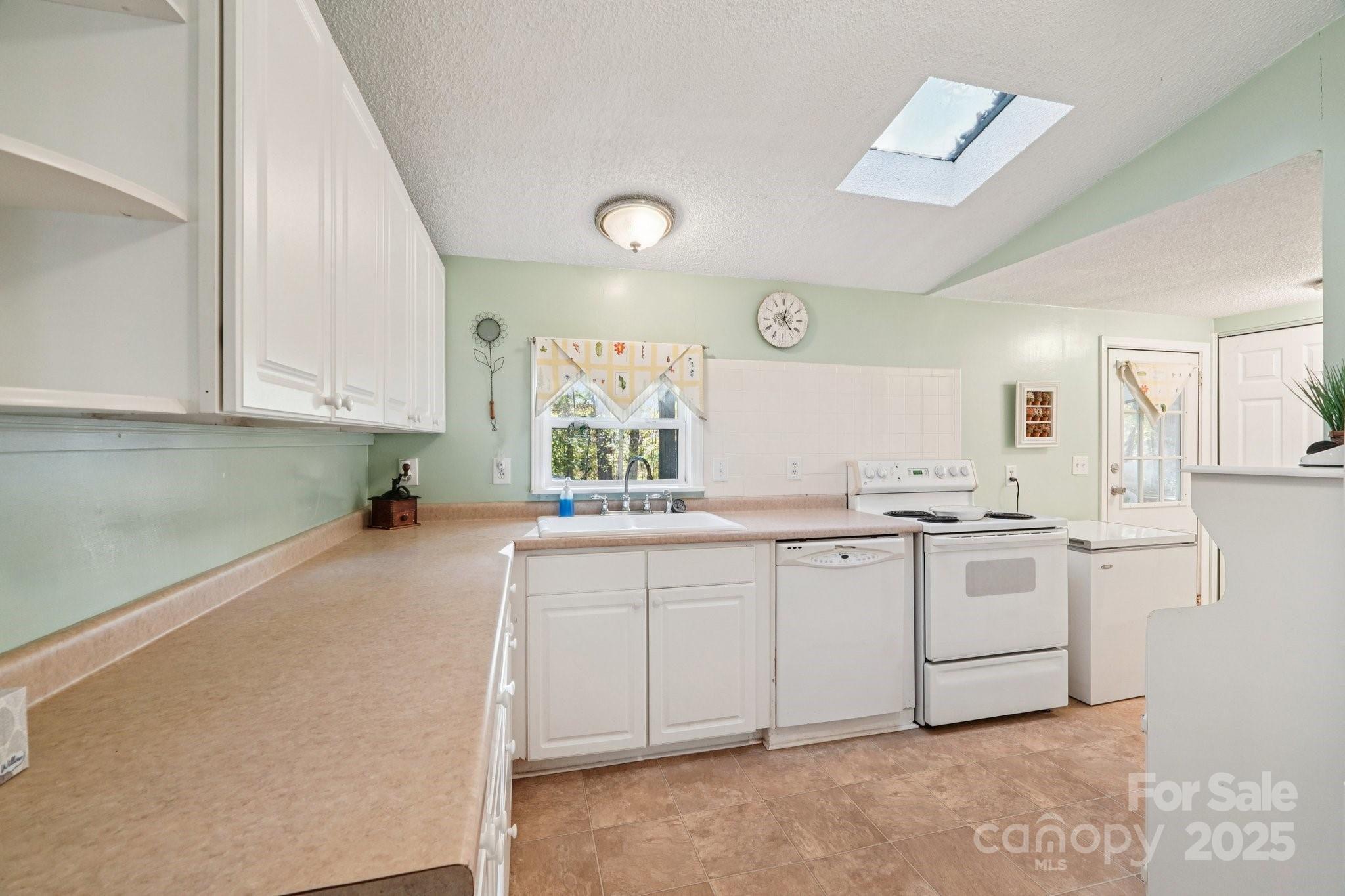 3196 Torrence Branch Drive Fort Mill, SC 29708 - Photo 15 of 43 Gallery Image 15