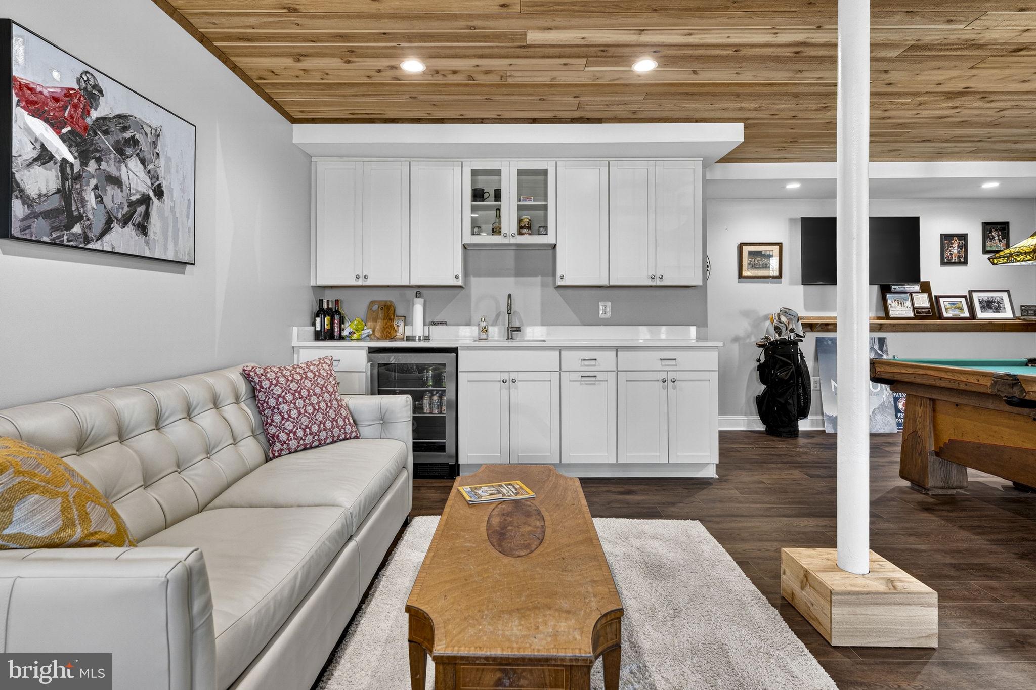 653 Federal Street Paris, VA 20130 - Photo 45 of 64 a living room with furniture and kitchen view