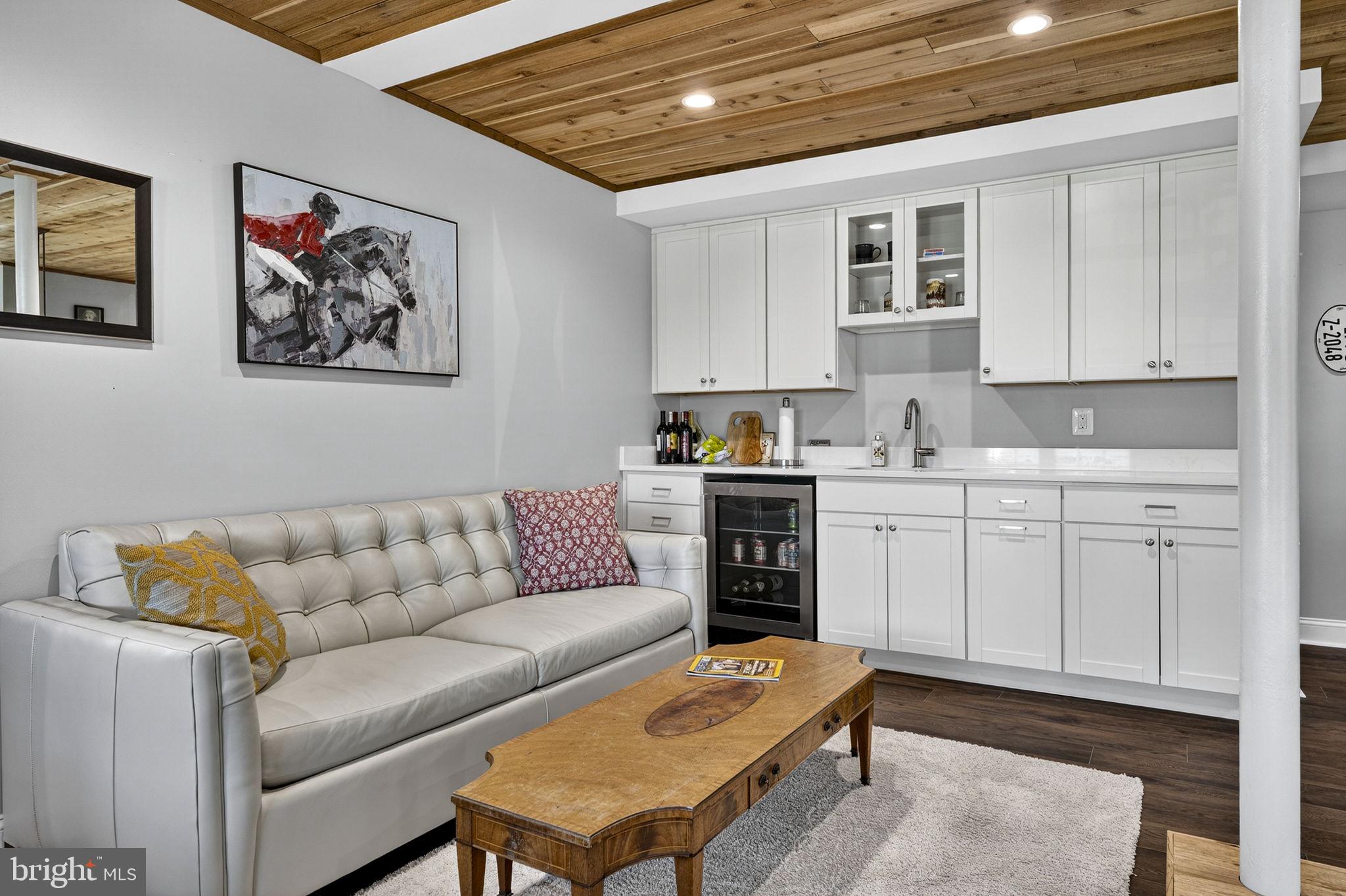 653 Federal Street Paris, VA 20130 - Photo 46 of 64 a living room with furniture and kitchen view