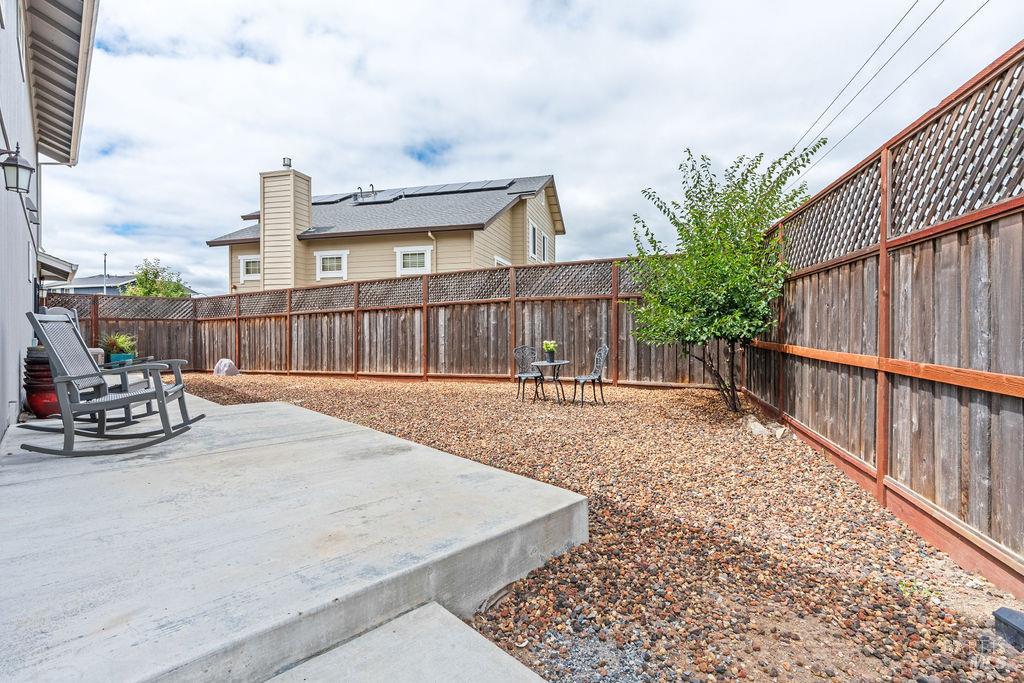 3690 Hillary Court Santa Rosa, CA 95403 - Photo 22 of 53 Corner of the yard from the suite to the direct backyard.