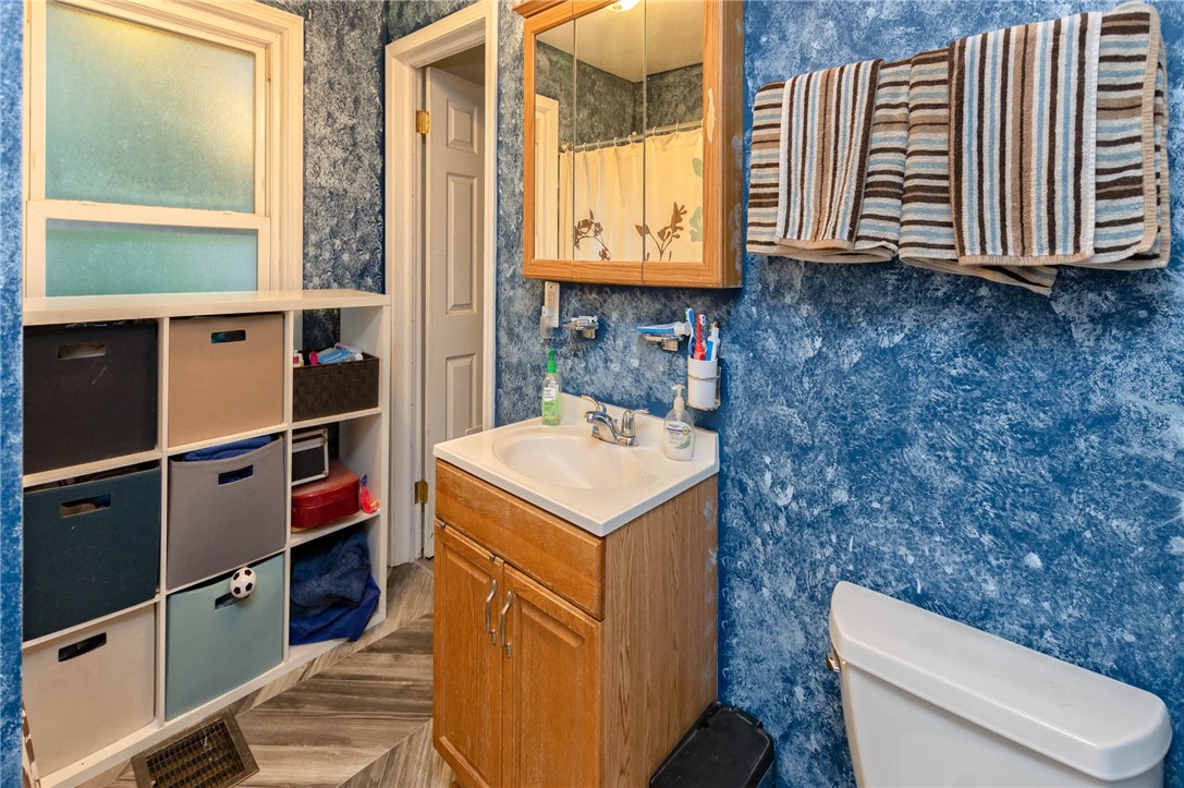 215 Spruce Avenue Rochester, NY 14611 - Photo 24 of 36