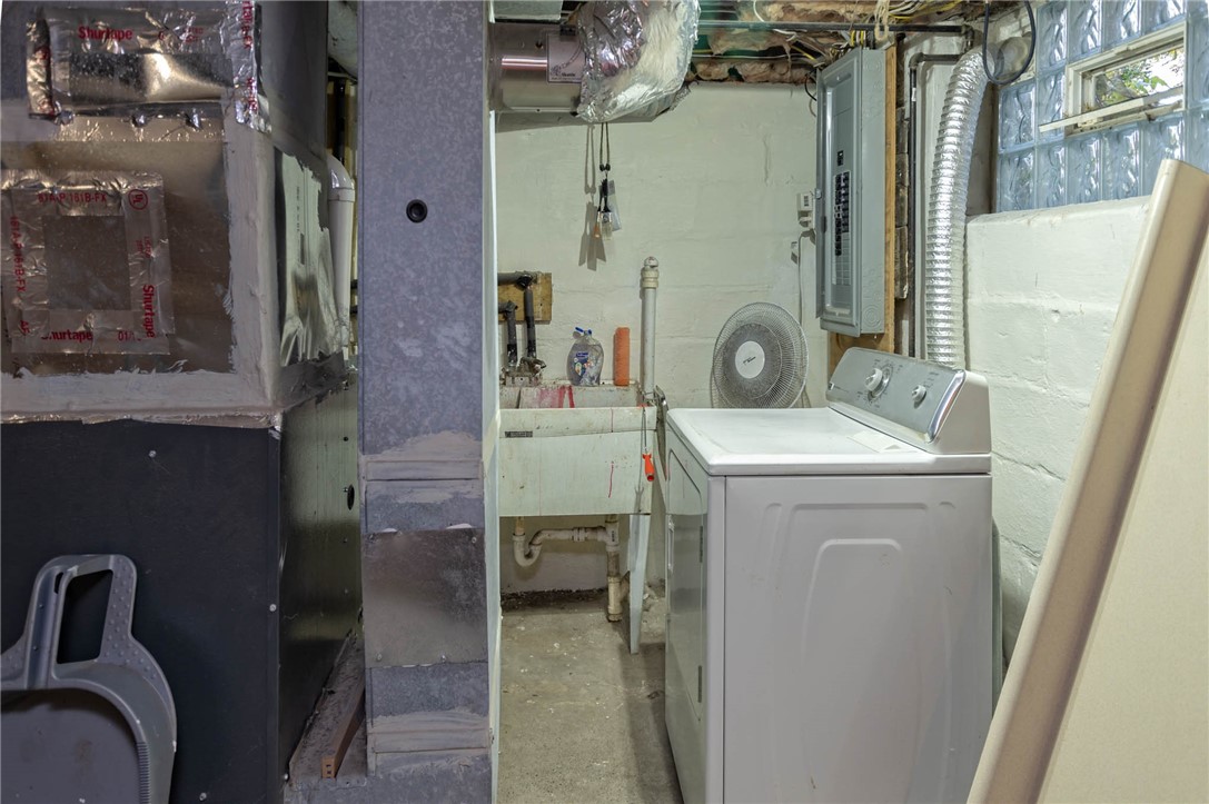 215 Spruce Avenue Rochester, NY 14611 - Photo 28 of 36