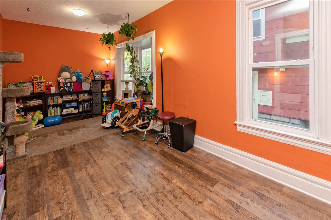215 Spruce Avenue Rochester, NY 14611 - Photo 6 of 36