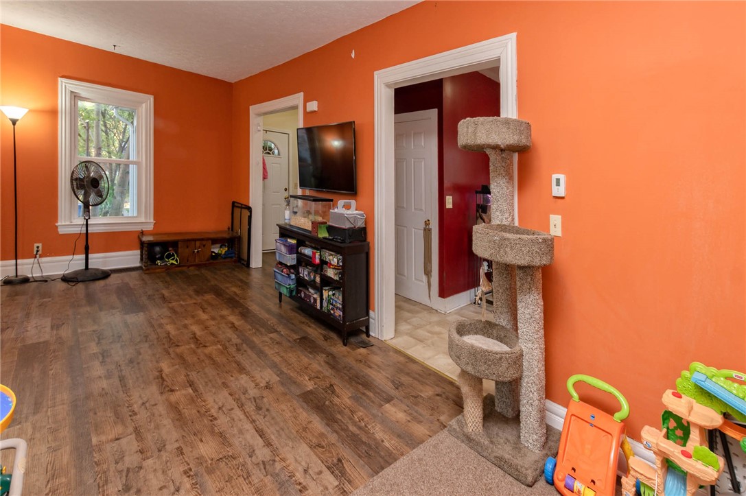 215 Spruce Avenue Rochester, NY 14611 - Photo 7 of 36