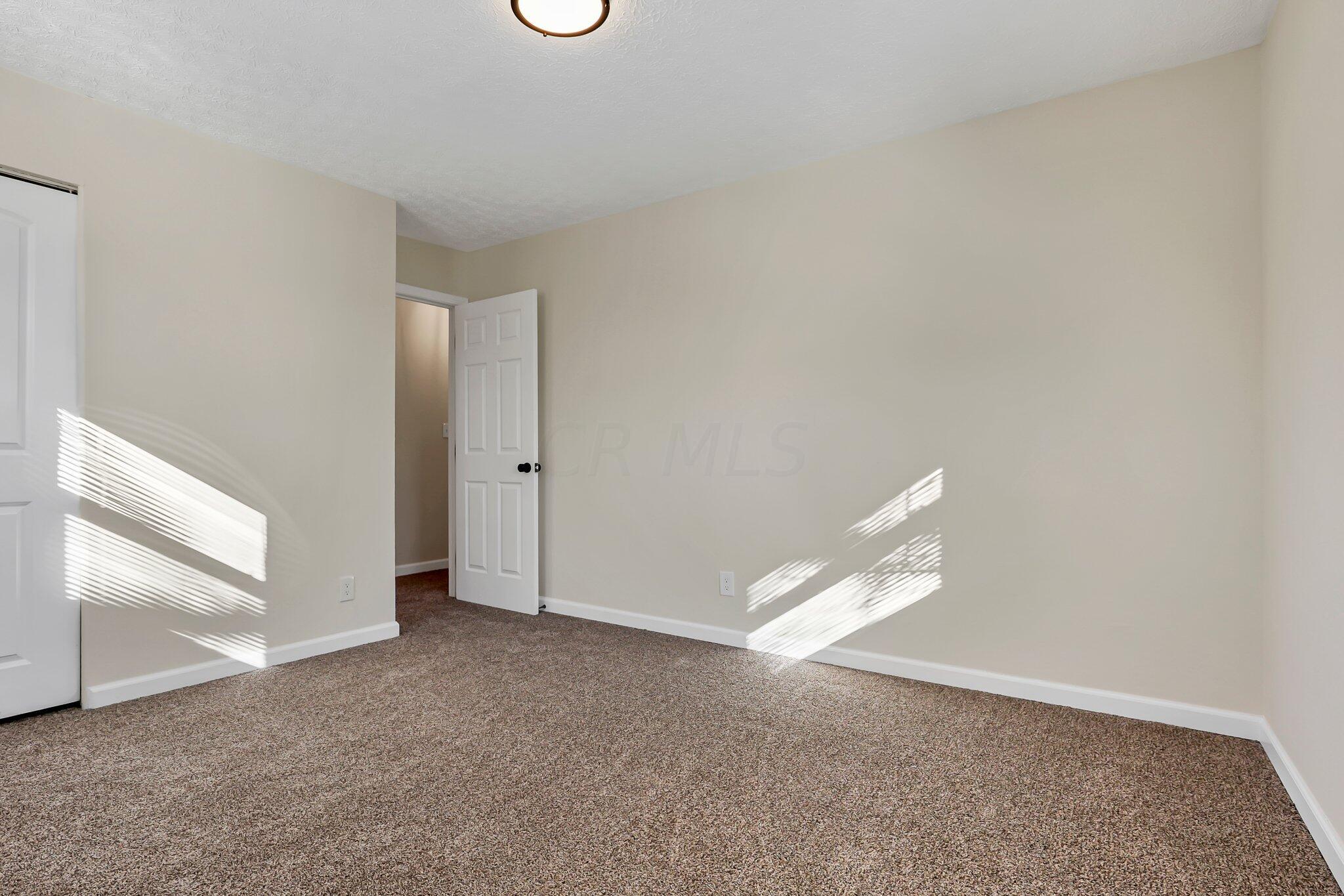 1935 Alsace Road Columbus, OH 43232 - Photo 20 of 35 28-web-or-mls-011A7482