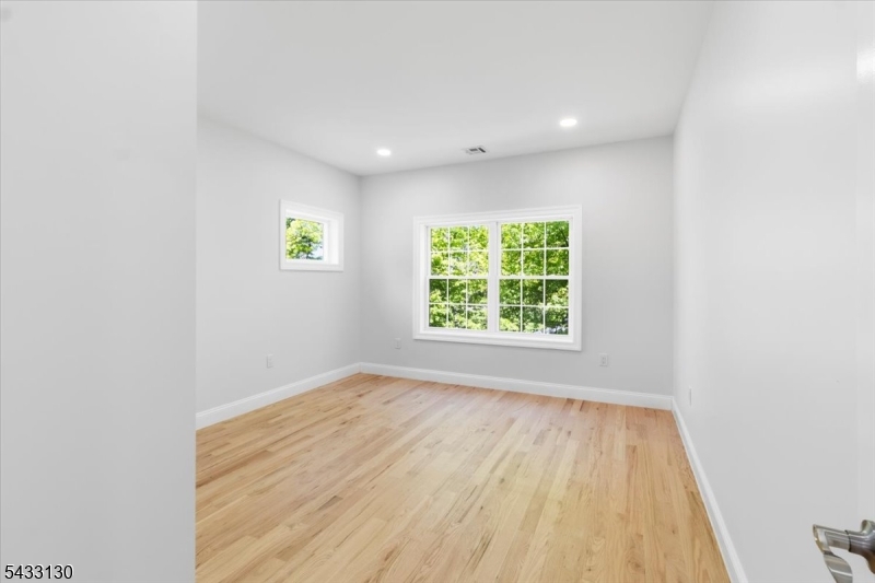 28 King George Road Warren, NJ 07059 - Photo 21 of 39