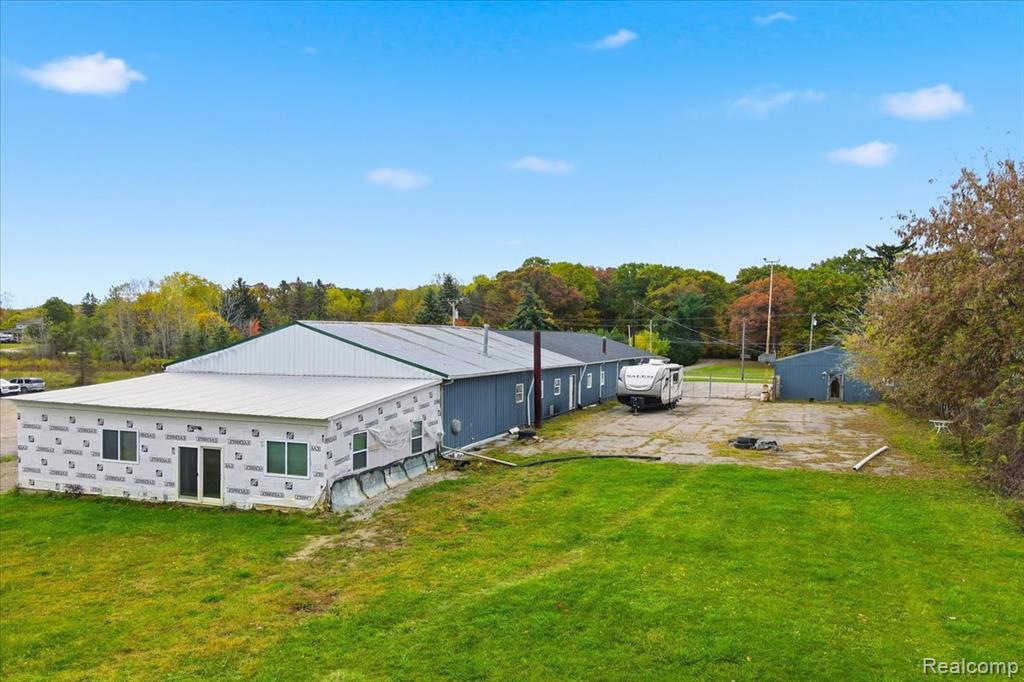 4718 Davison Road Lapeer, MI 48446 - Photo 10 of 36