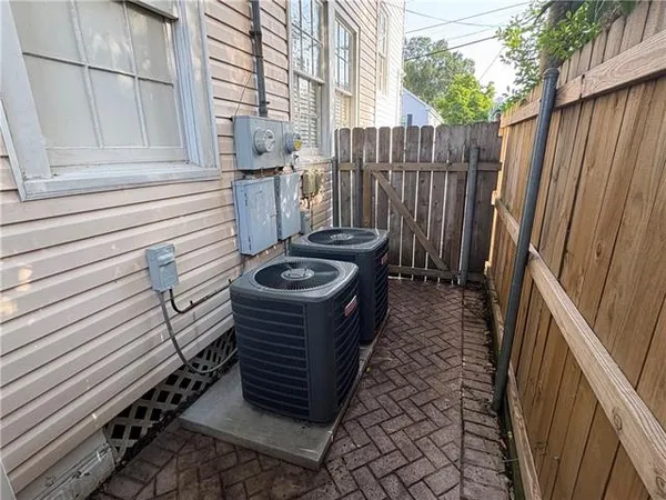 $1,800 | 212 Grenadine Street, Unit LOWR, Metairie, LA 70005