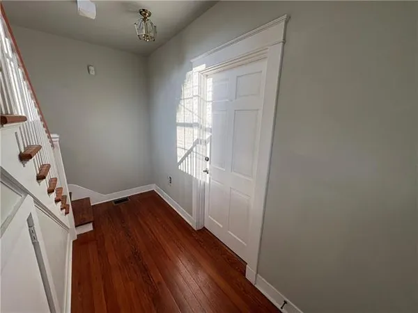 $1,800 | 212 Grenadine Street, Unit LOWR, Metairie, LA 70005