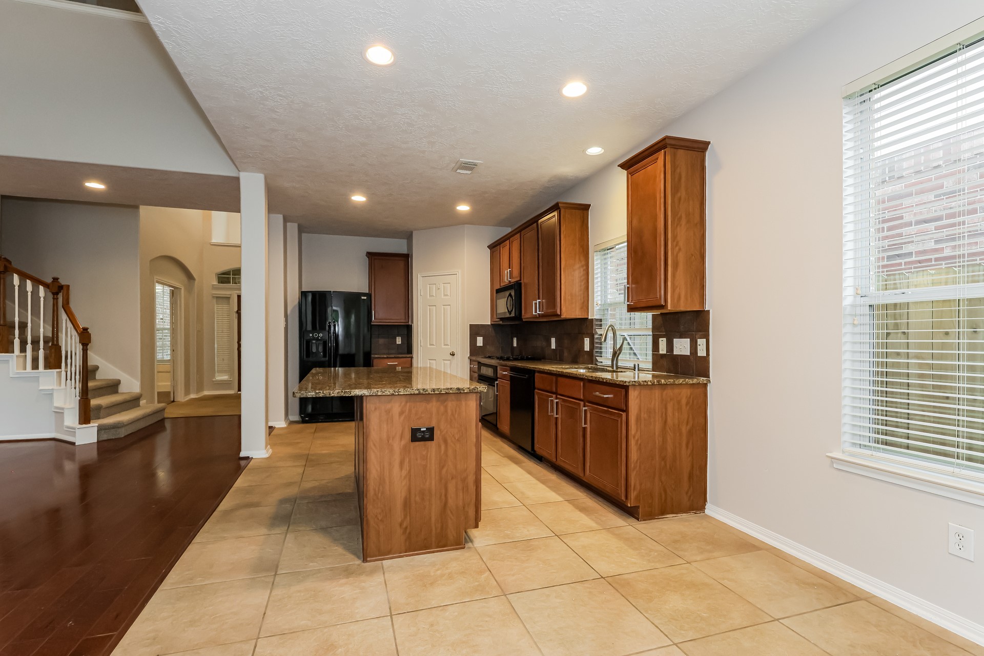 22 Frontera Circle Spring, TX 77382 - Photo 4 of 18