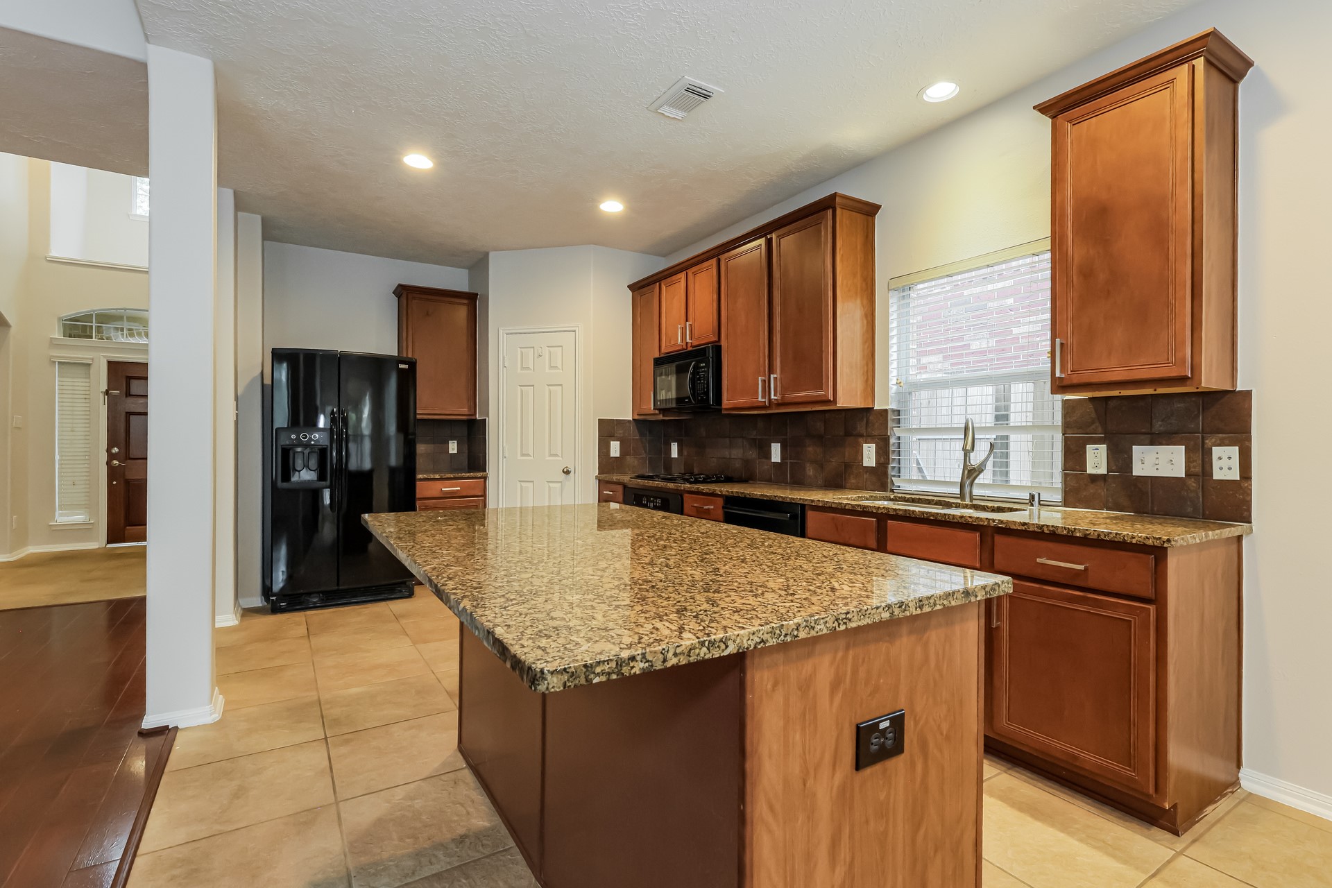 22 Frontera Circle Spring, TX 77382 - Photo 5 of 18