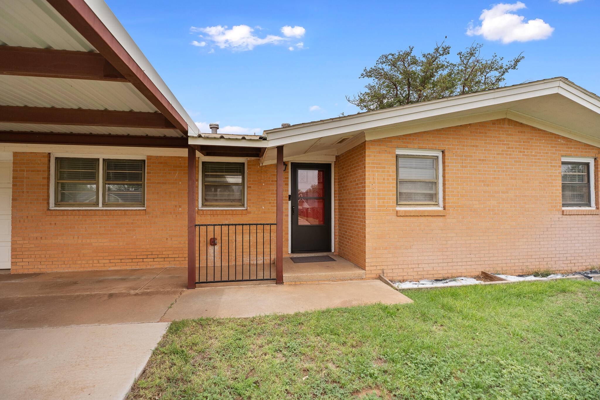 313 East 18th Street Littlefield, TX 79339 - Photo 2 of 22 DSC06975
