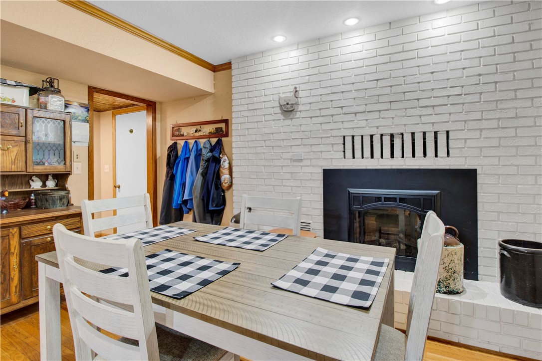 799 Shadwell Street Flora, IL 62839 - Photo 4 of 33 Gallery Image 4
