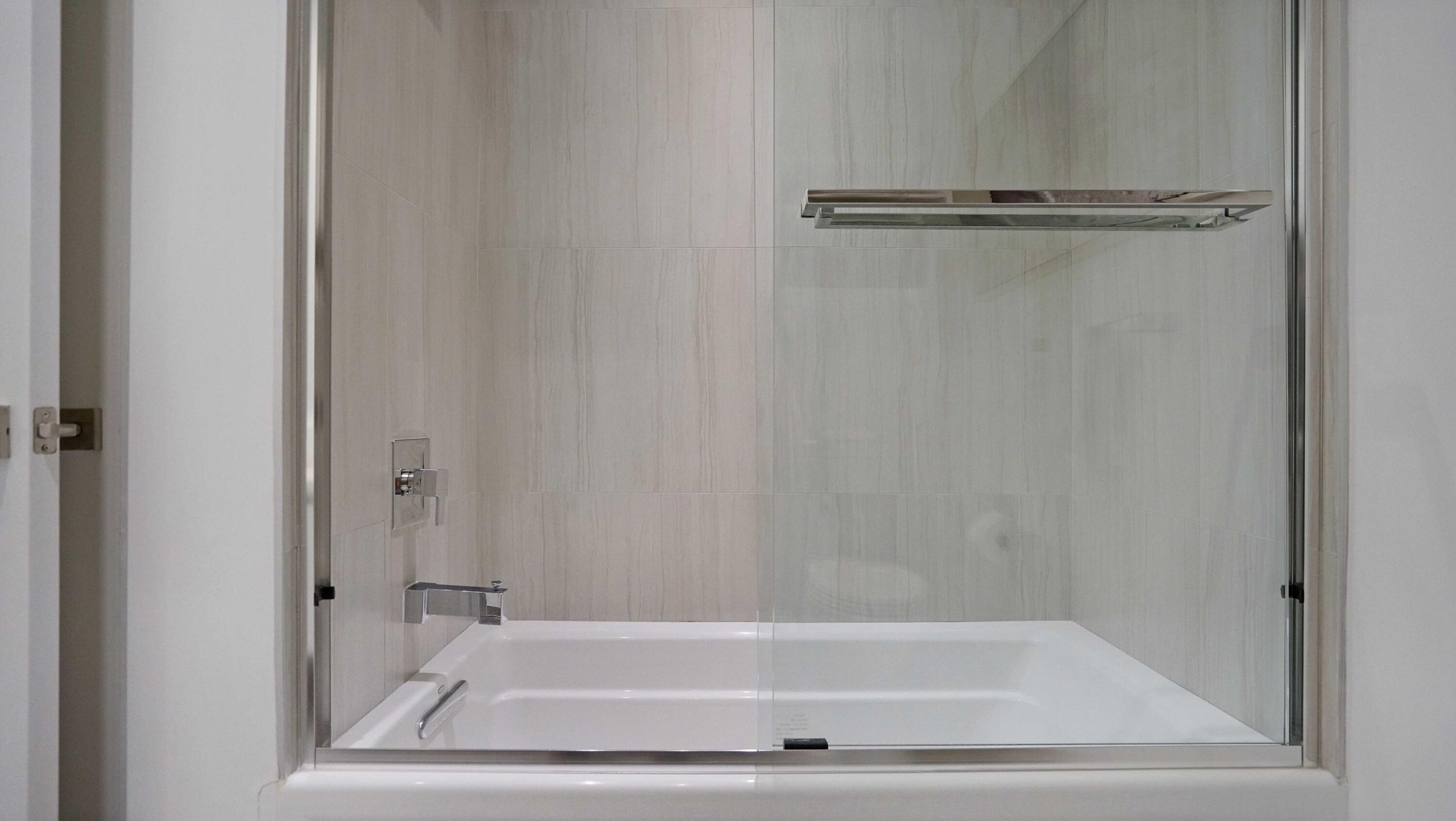 155 East Boca Raton Road, Unit 501 Boca Raton, FL 33432 - Photo 24 of 83 a bathroom with a bath tub