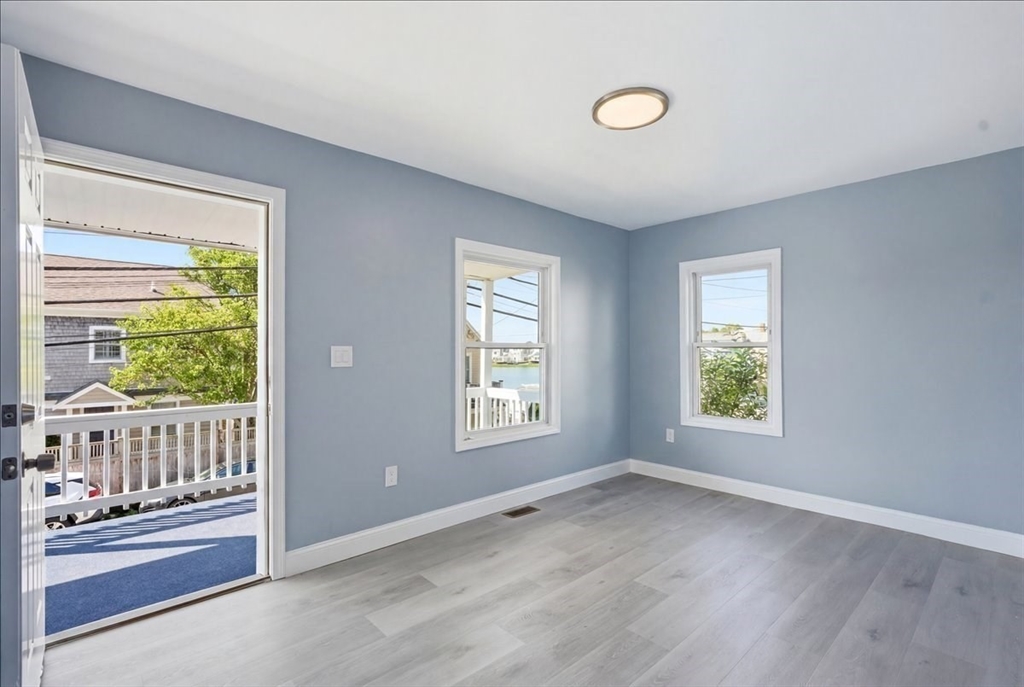 26 Bay Street, Unit 1 Hull, MA 02045 - Photo 5 of 26