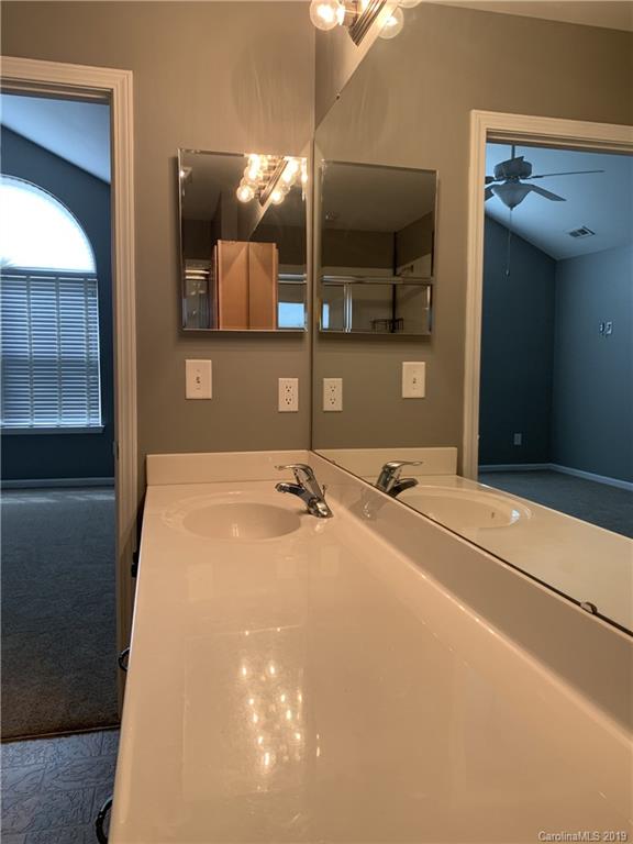 786 Ledgestone Court Tega Cay, SC 29708 - Photo 14 of 27 Gallery Image 14