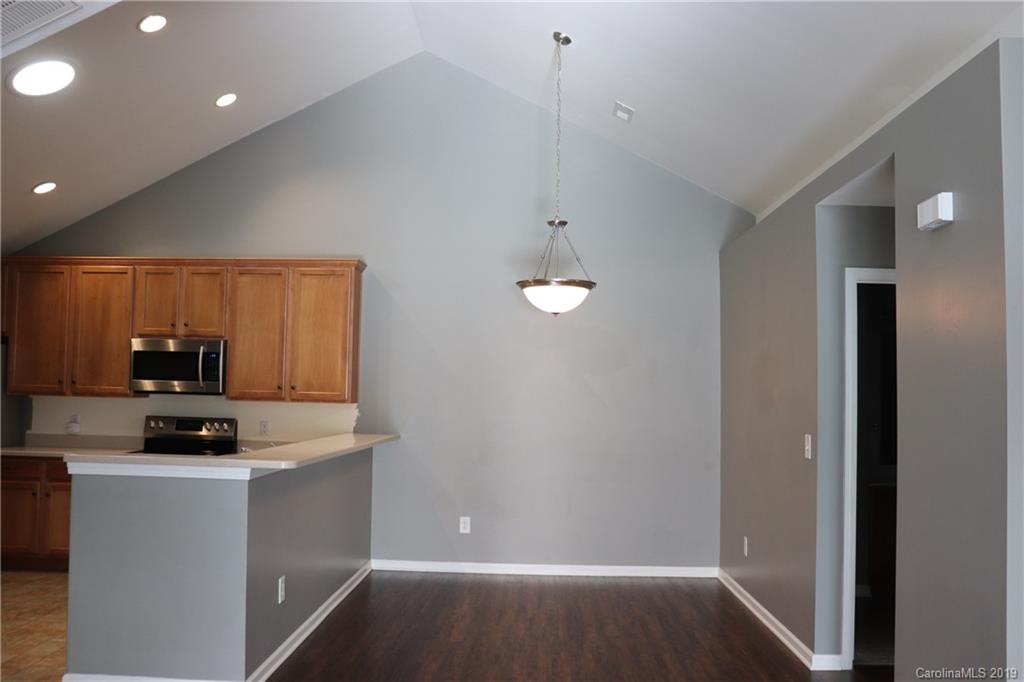 786 Ledgestone Court Tega Cay, SC 29708 - Photo 8 of 27 Gallery Image 8
