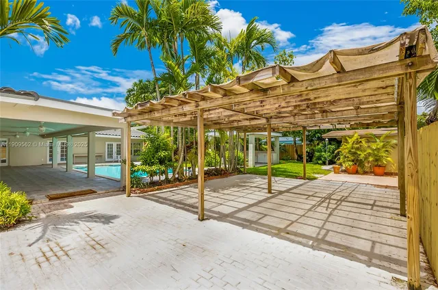 $7,000 | 13820 Southwest 82nd Avenue, Palmetto Bay, FL 33158