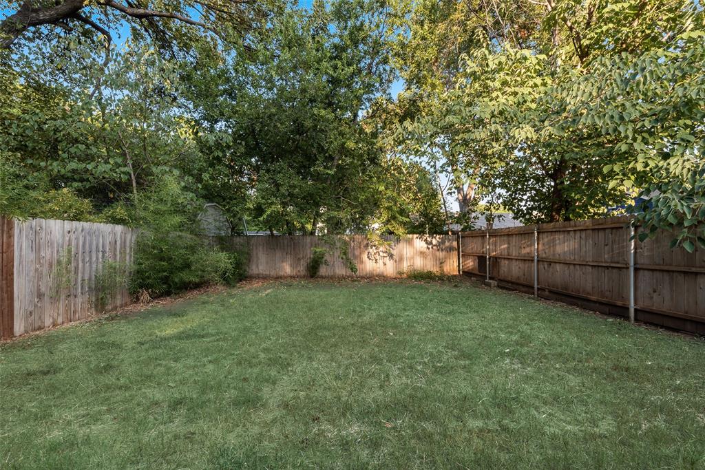 415 Pierce Street Denton, TX 76201 - Photo 13 of 14 a view of a backyard