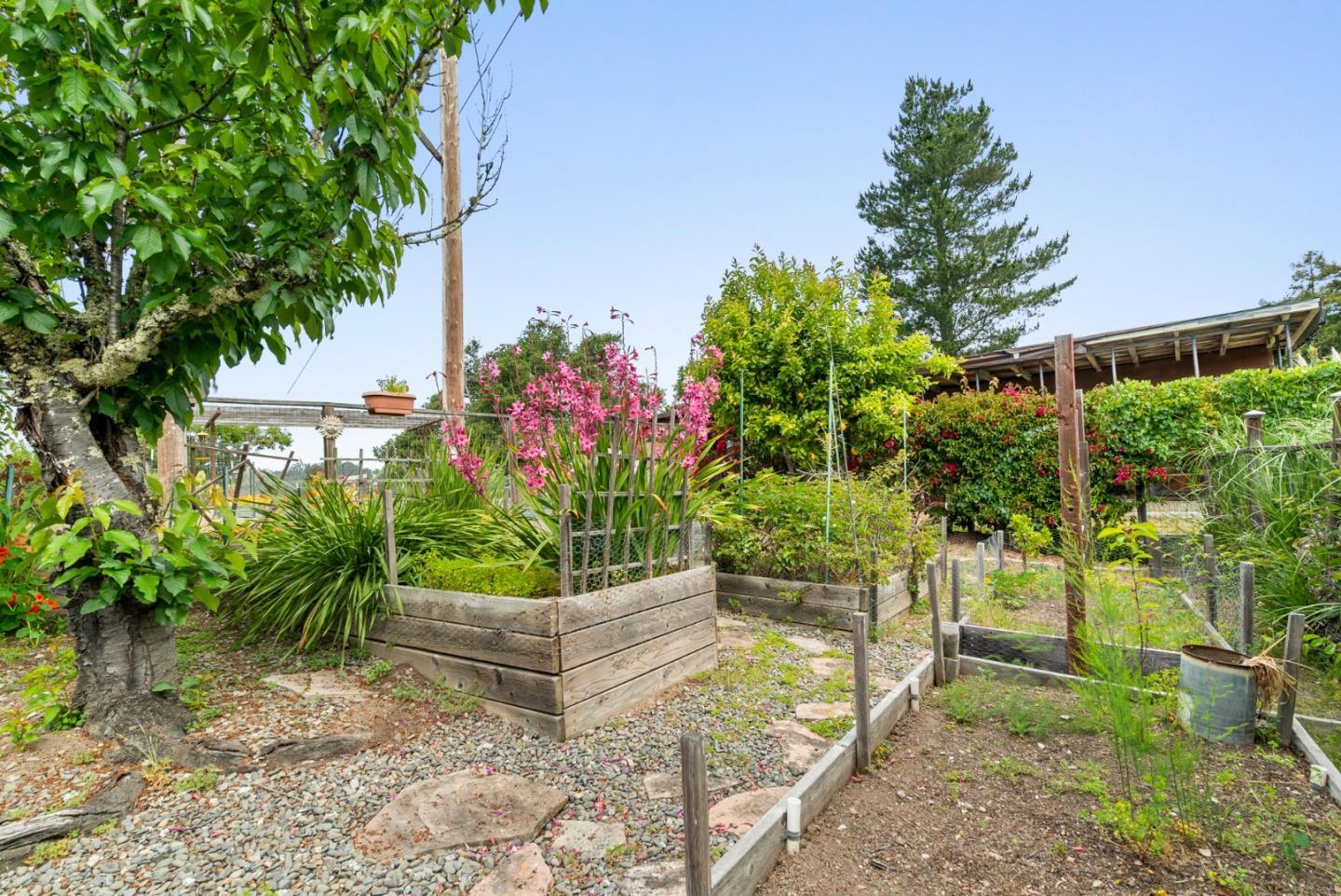 1044 Pleasant Valley Road Aptos, CA 95003 - Photo 37 of 41