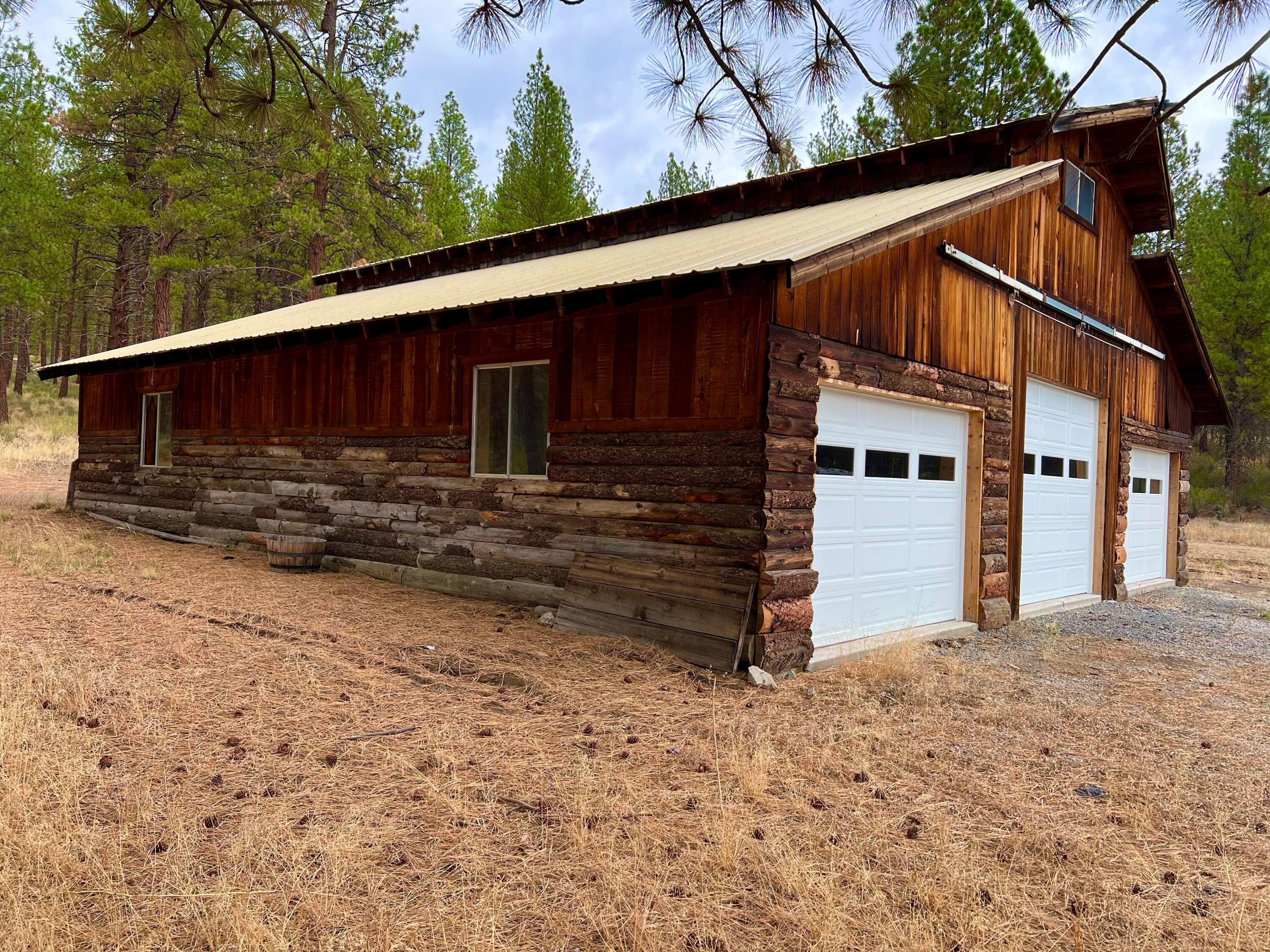 9615 Williamson River Road Chiloquin, OR 97624 - Photo 33 of 60 Barn/Shop