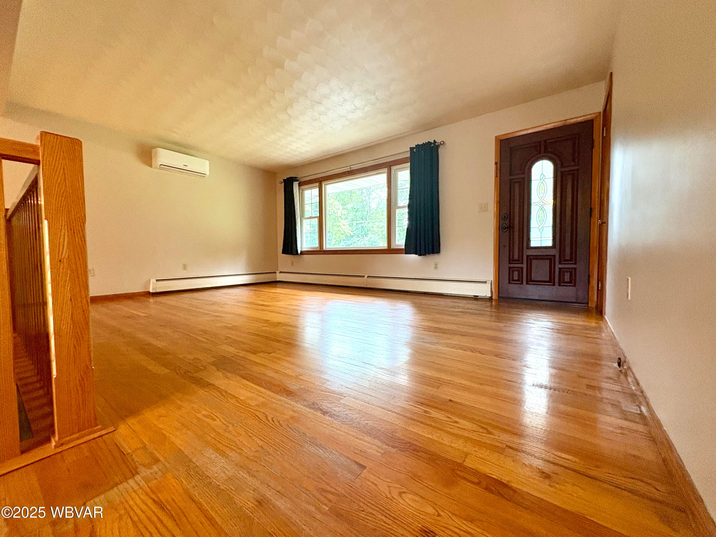 1154 Pleasant View Road New Columbia, PA 17856 - Photo 4 of 47 Living room