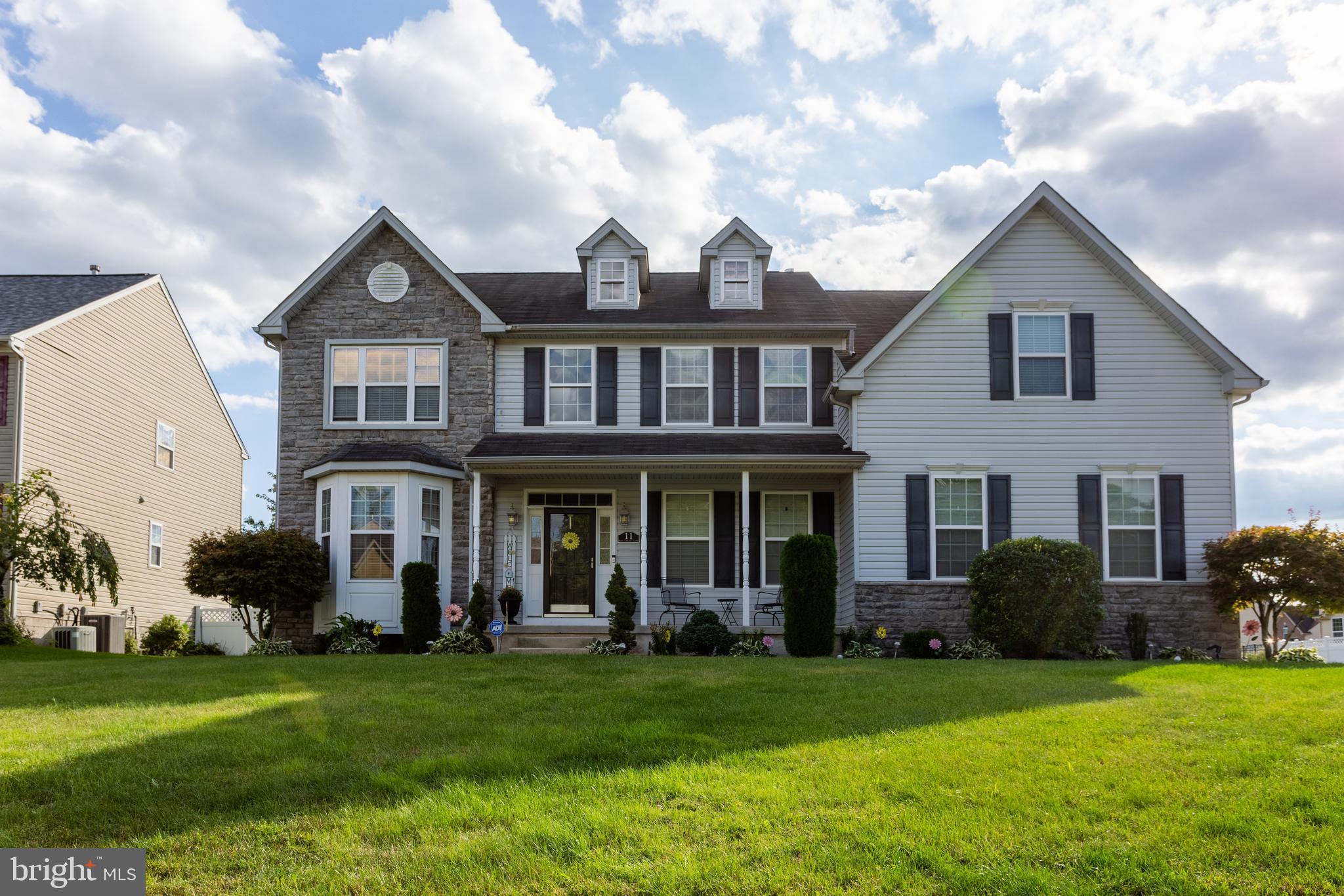 11 Box Turtle Lane Sicklerville, NJ 08081 - Photo 3 of 45 Gallery Image 3