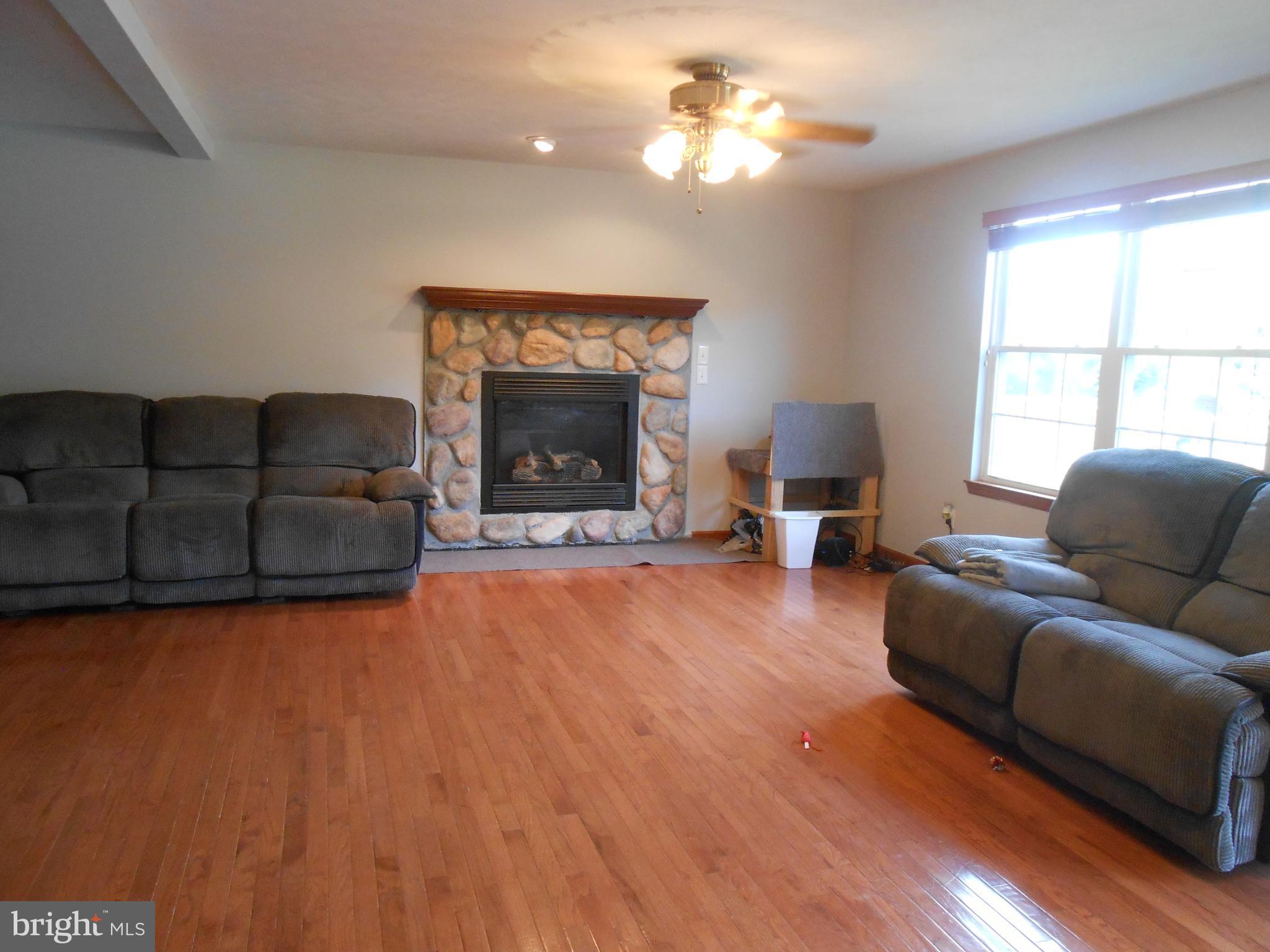 23171 Grampton Road Clements, MD 20624 - Photo 2 of 18 Family Room