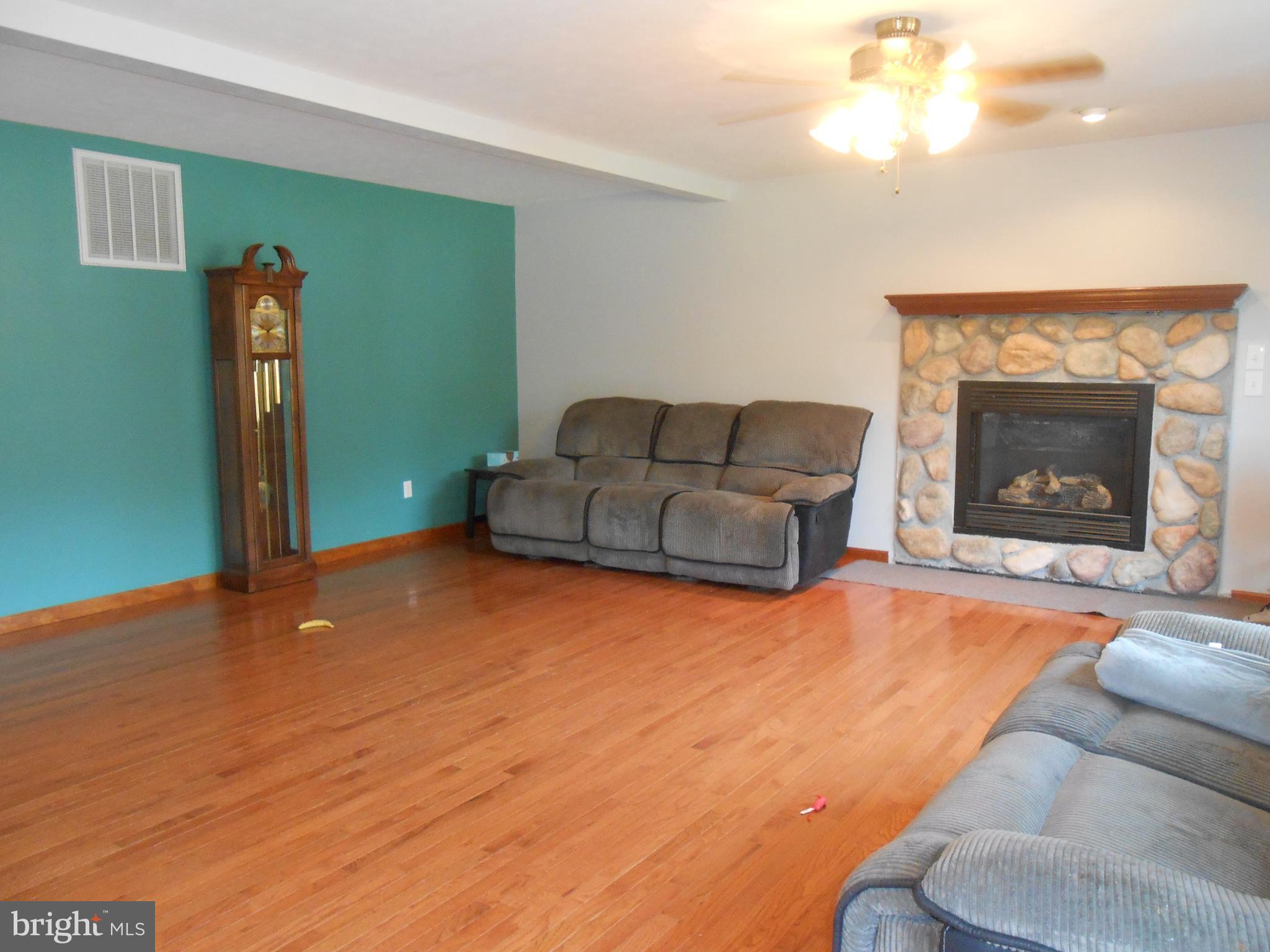 23171 Grampton Road Clements, MD 20624 - Photo 3 of 18 Family Room