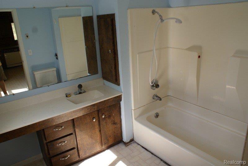 5080 Hummer Lake Road Oxford, MI 48371 - Photo 17 of 20 DSC02975