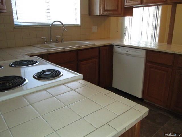 58655 Travis Road New Hudson, MI 48165 - Photo 35 of 45 IMG_9663.JPG
