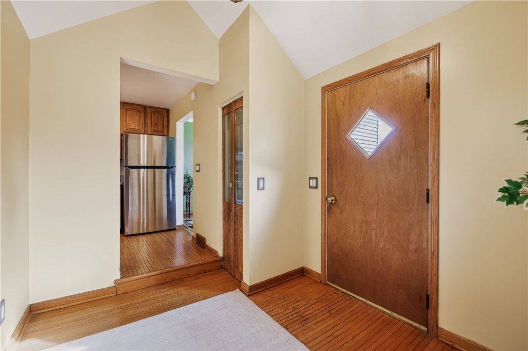 197 Barry Road Irondequoit, NY 14617 - Photo 15 of 42