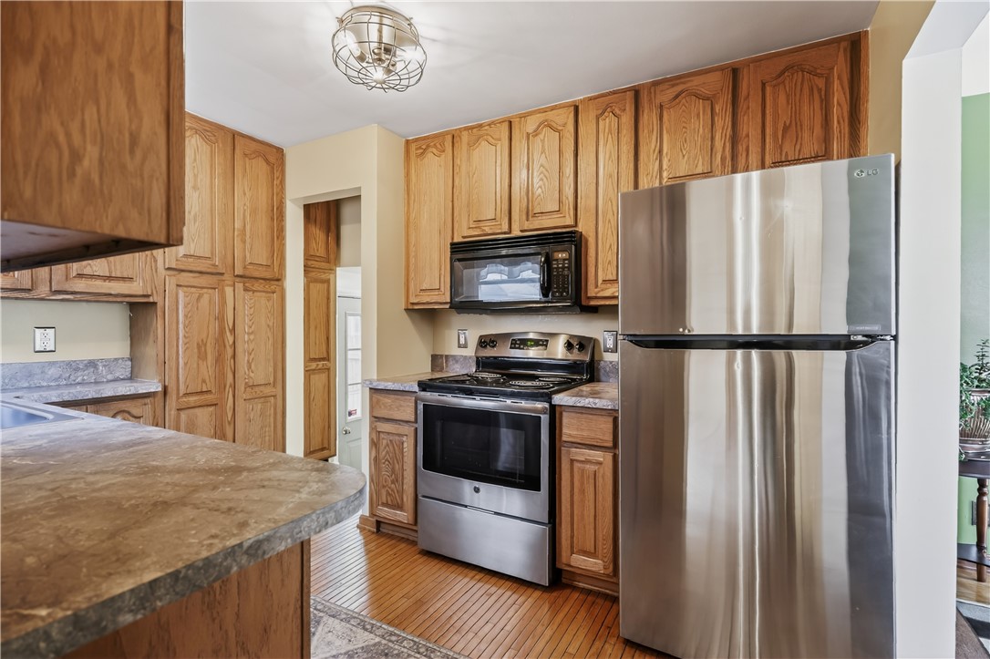 197 Barry Road Irondequoit, NY 14617 - Photo 17 of 42