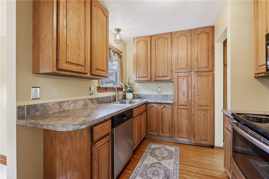 197 Barry Road Irondequoit, NY 14617 - Photo 18 of 42