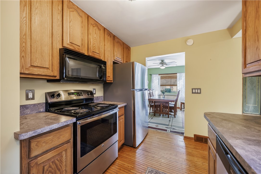 197 Barry Road Irondequoit, NY 14617 - Photo 20 of 42