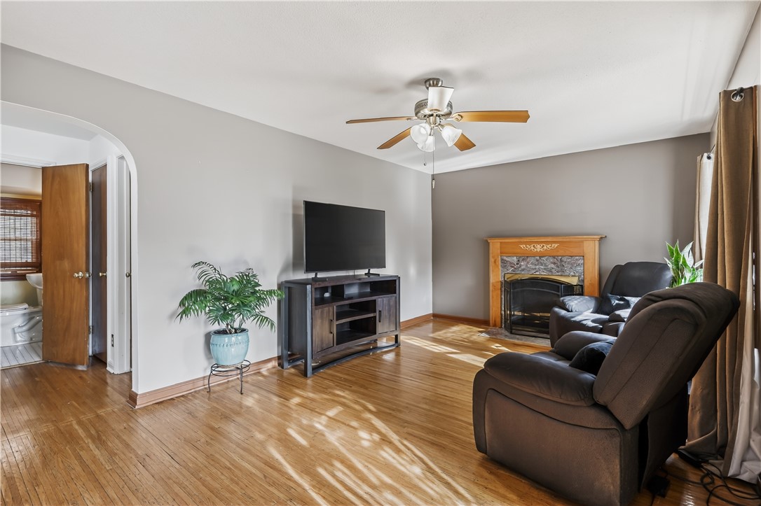 197 Barry Road Irondequoit, NY 14617 - Photo 6 of 42