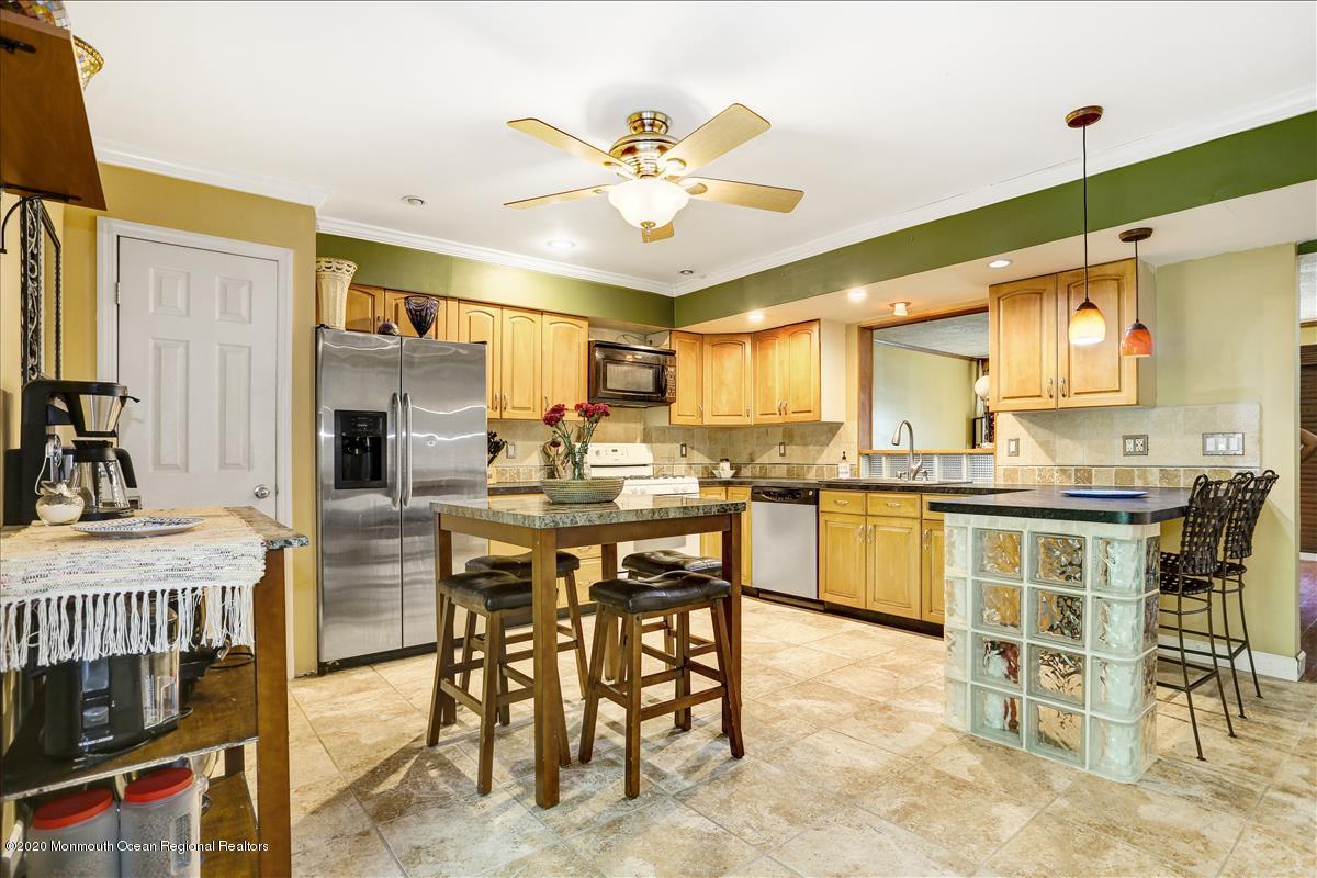 1160 Sawmill Road, Unit 101 Brick, NJ 08724 - Photo 3 of 16 kitchen