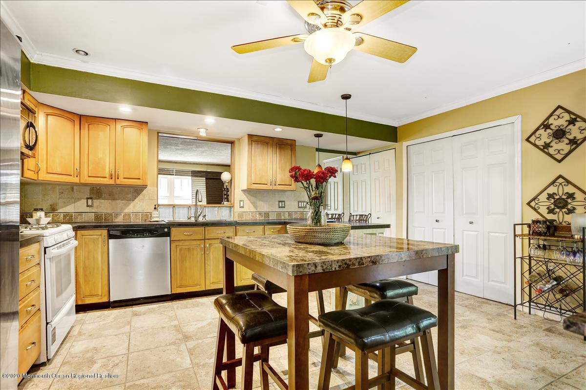 1160 Sawmill Road, Unit 101 Brick, NJ 08724 - Photo 4 of 16 kitchen2
