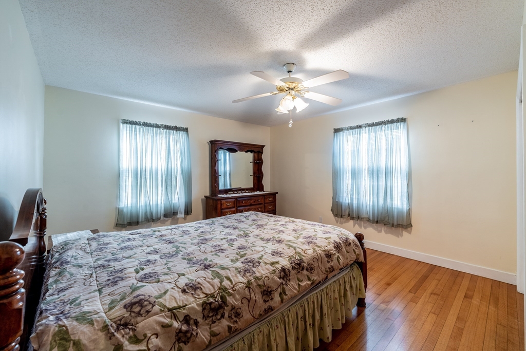 589 Allen Street Springfield, MA 01118 - Photo 21 of 42 Gallery Image 21