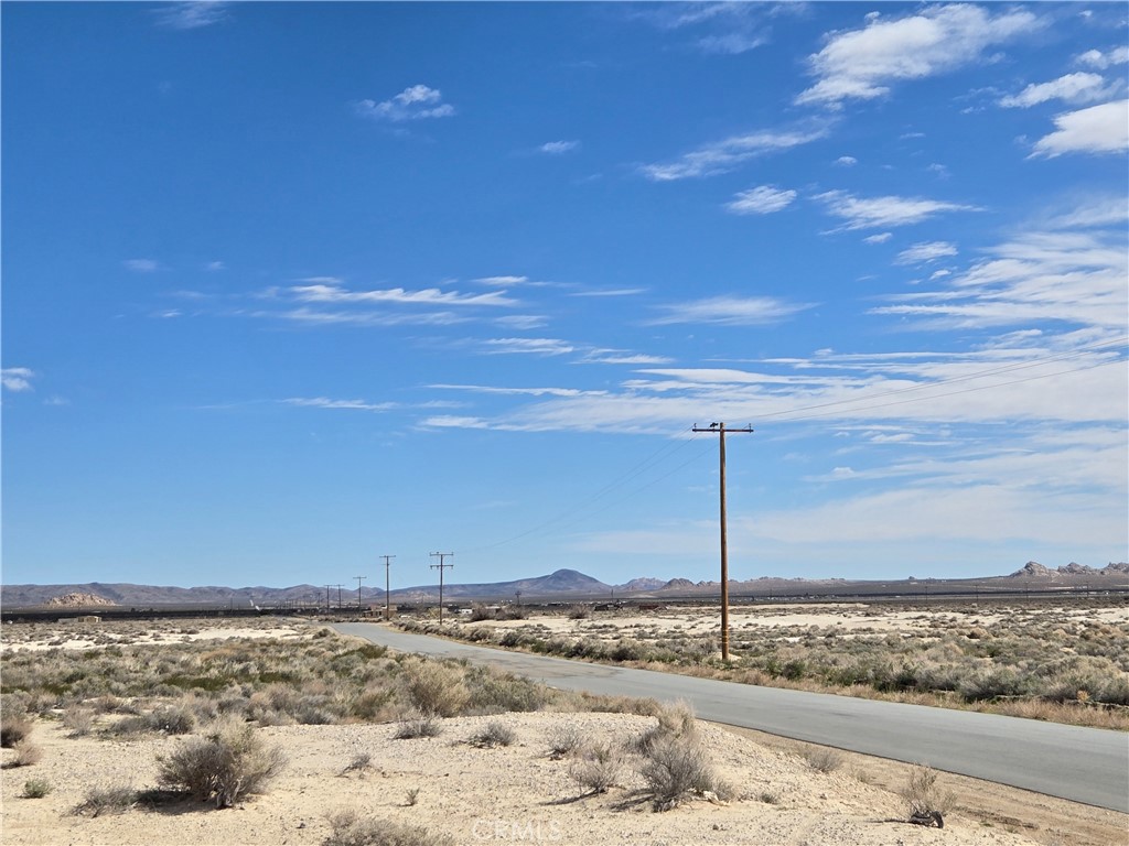 3 North Side Road Lucerne Valley, CA 92356 - Photo 2 of 4 a view of a ocean view