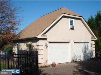 2583 Cold Spring Road Lansdale, PA 19446 - Photo 9 of 12 Garage