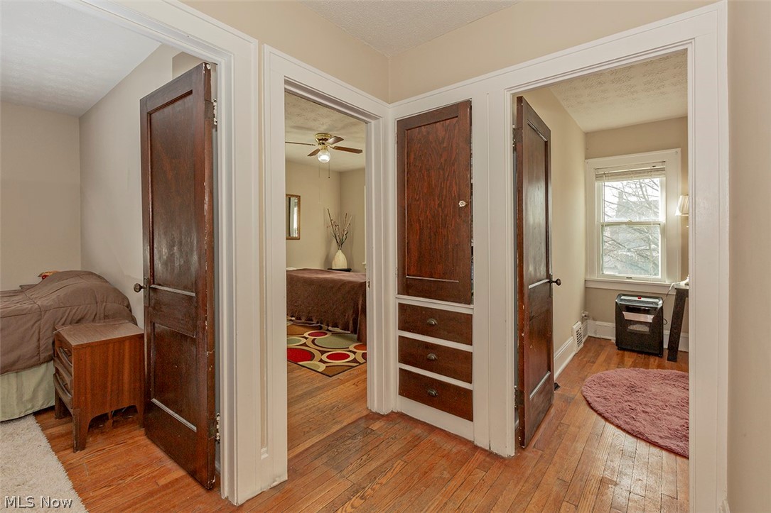 3361 Cedarbrook Road Cleveland, OH 44118 - Photo 9 of 32