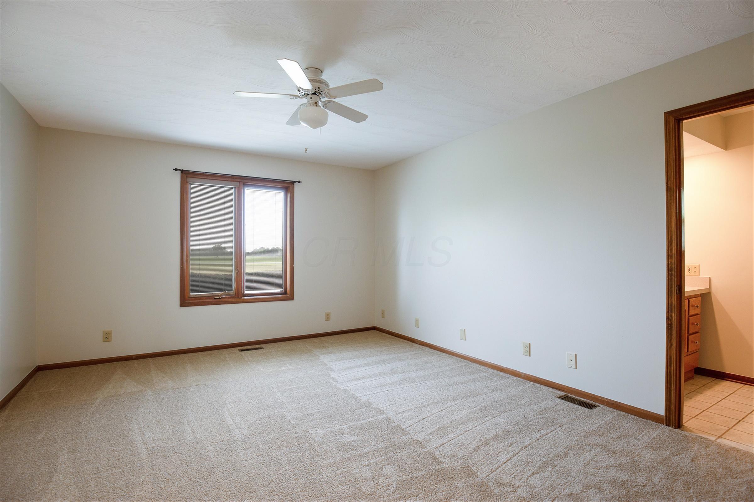 8027 Roberts Road Hilliard, OH 43026 - Photo 17 of 60