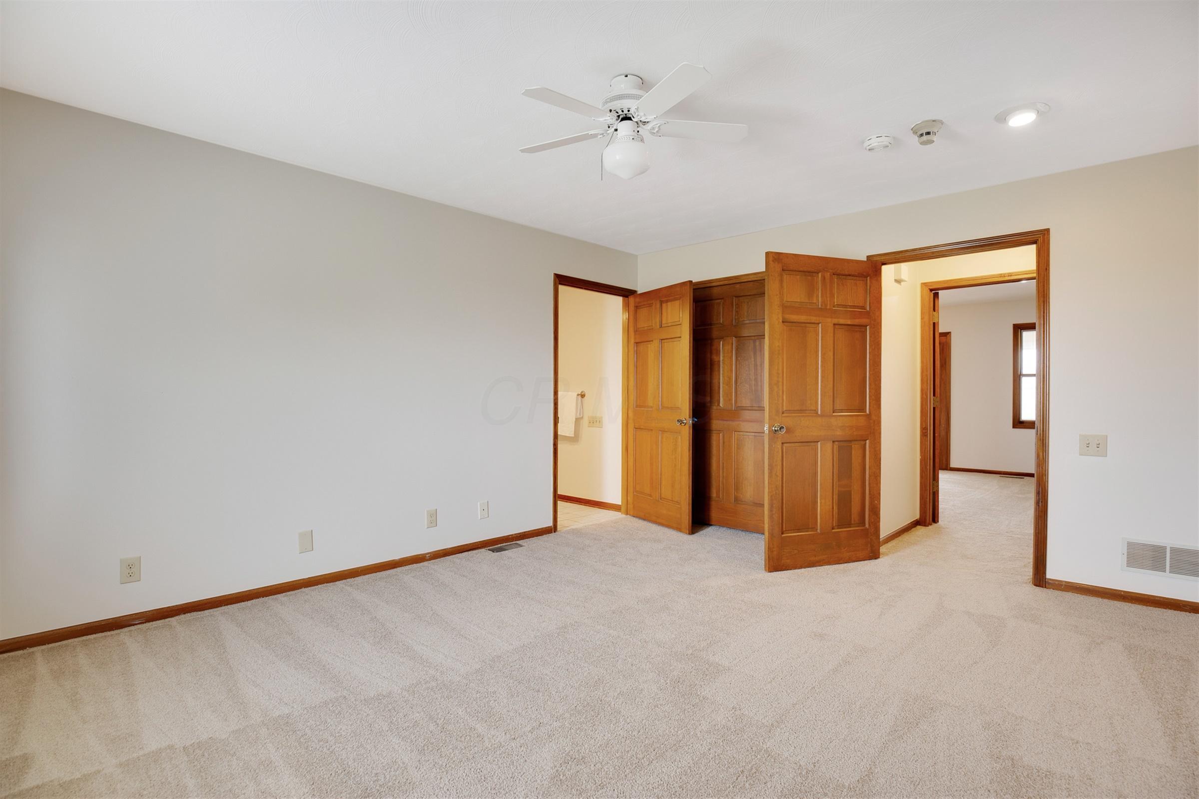 8027 Roberts Road Hilliard, OH 43026 - Photo 18 of 60