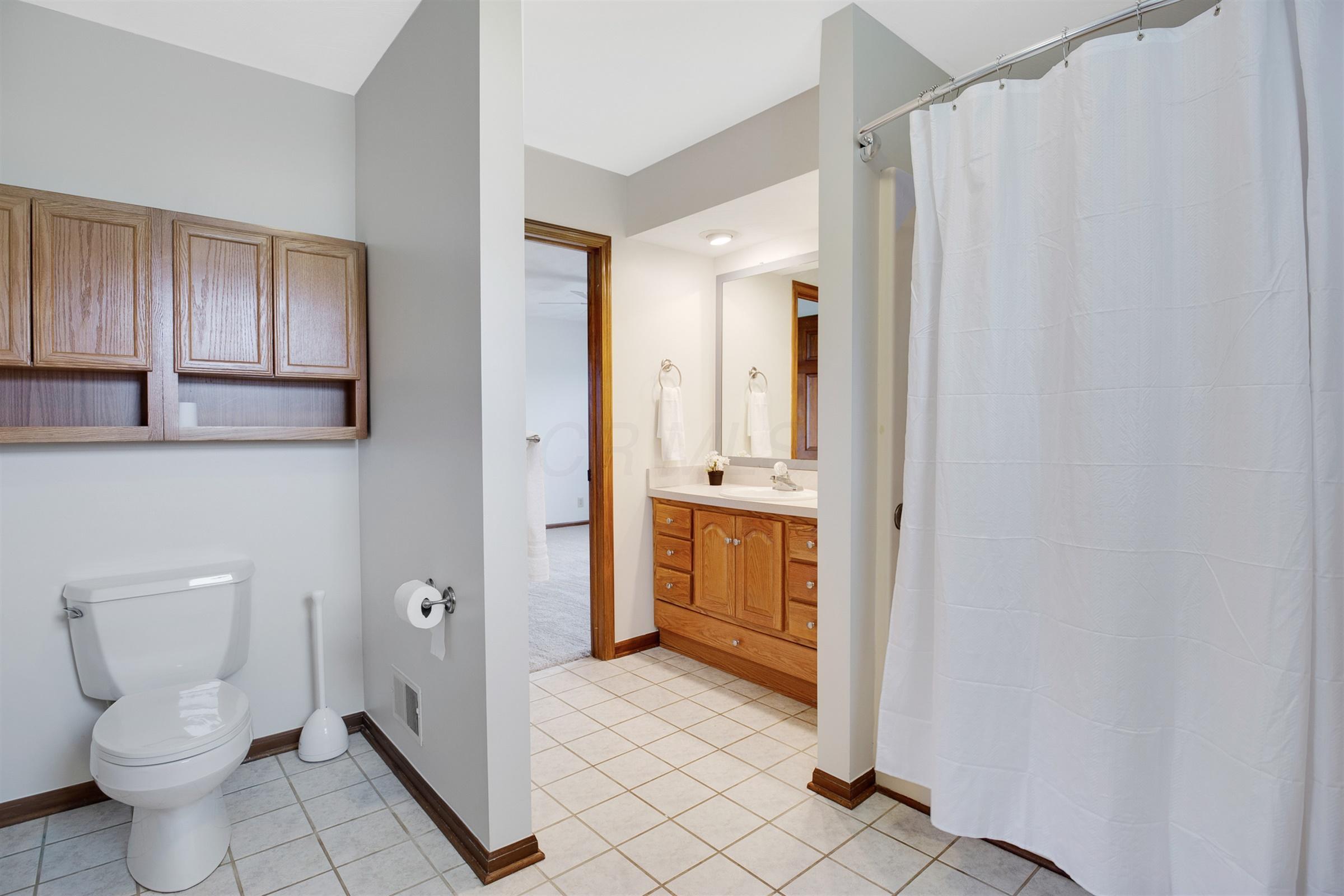 8027 Roberts Road Hilliard, OH 43026 - Photo 20 of 60