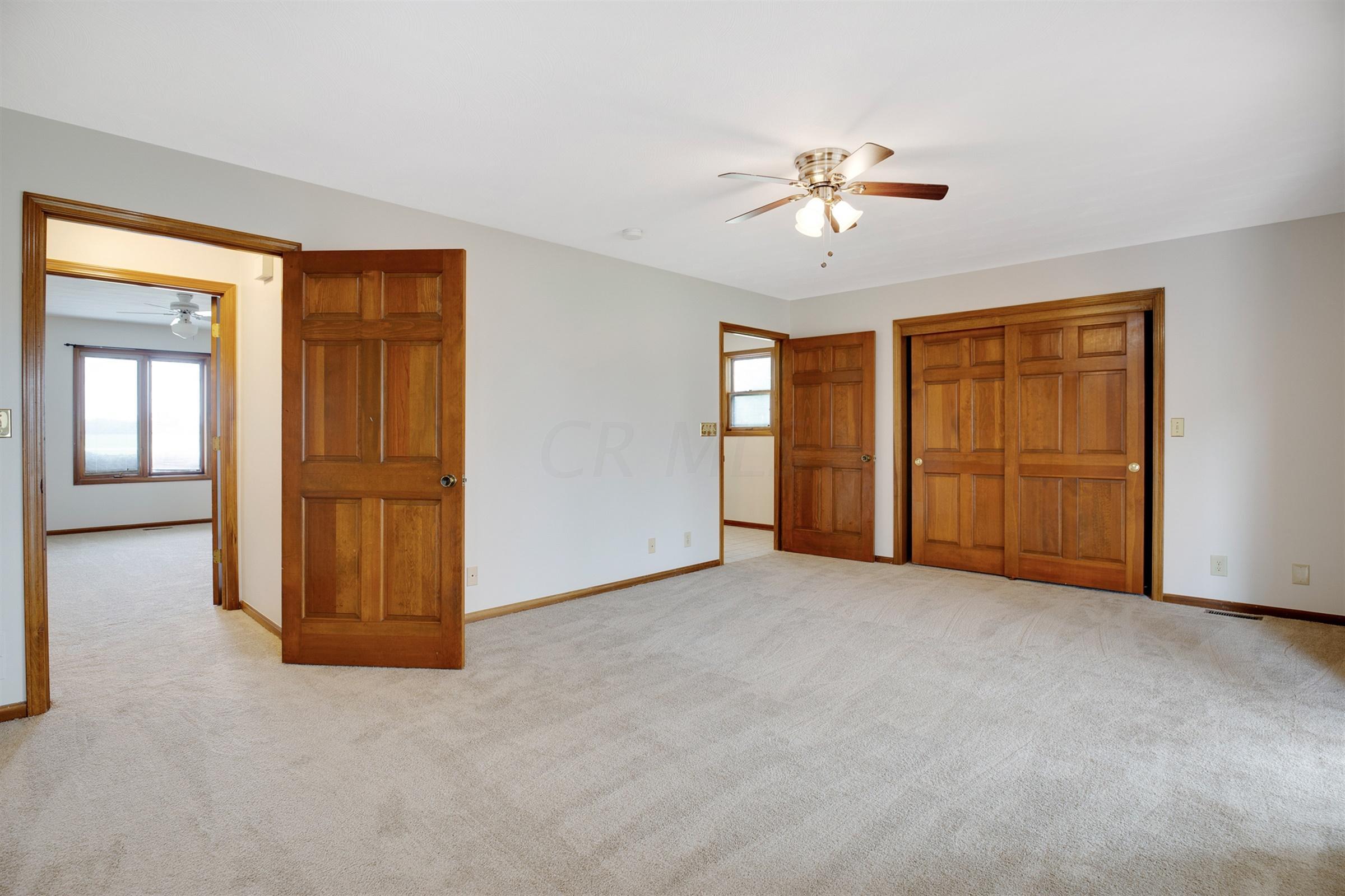 8027 Roberts Road Hilliard, OH 43026 - Photo 23 of 60