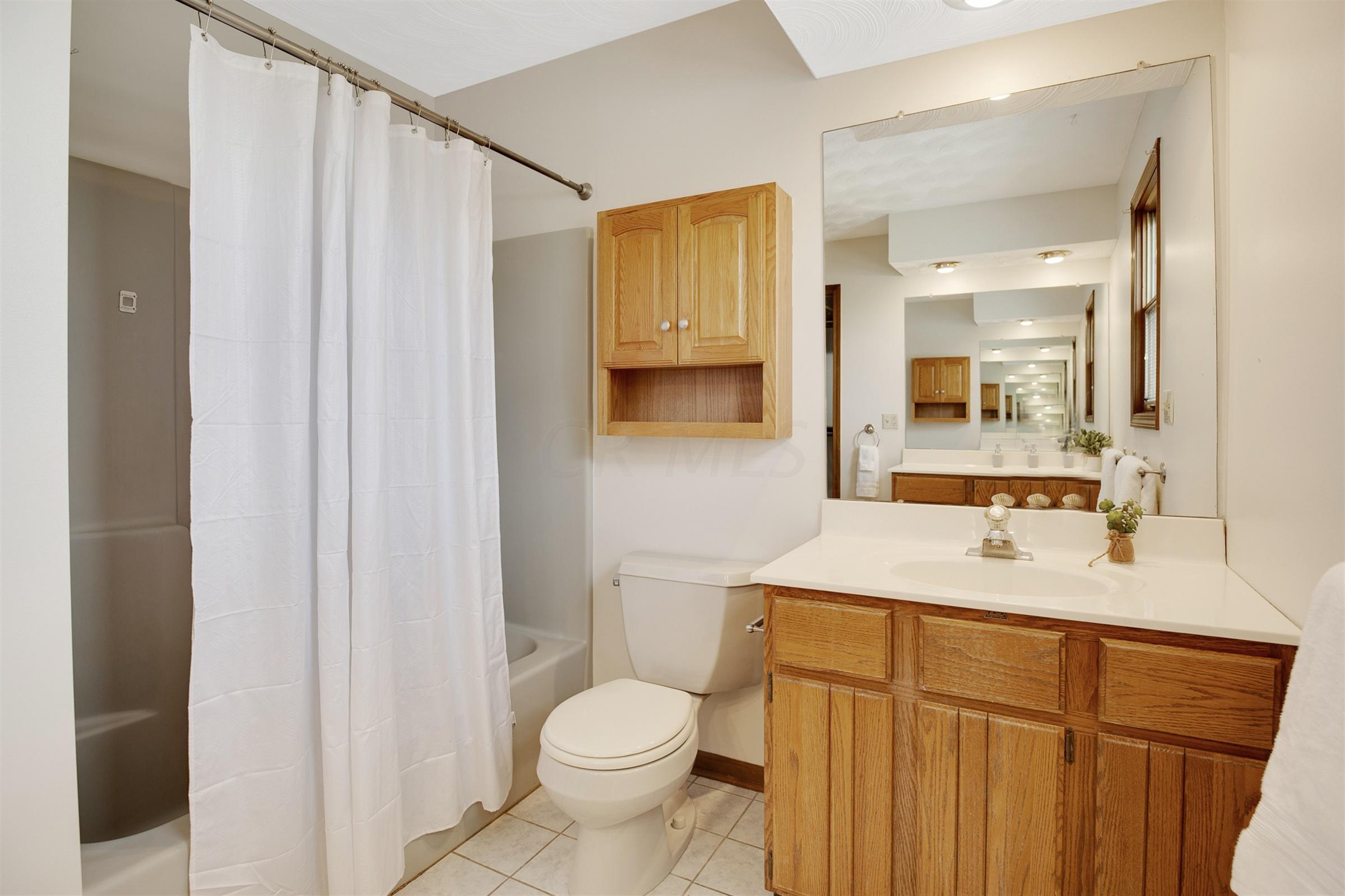 8027 Roberts Road Hilliard, OH 43026 - Photo 28 of 60