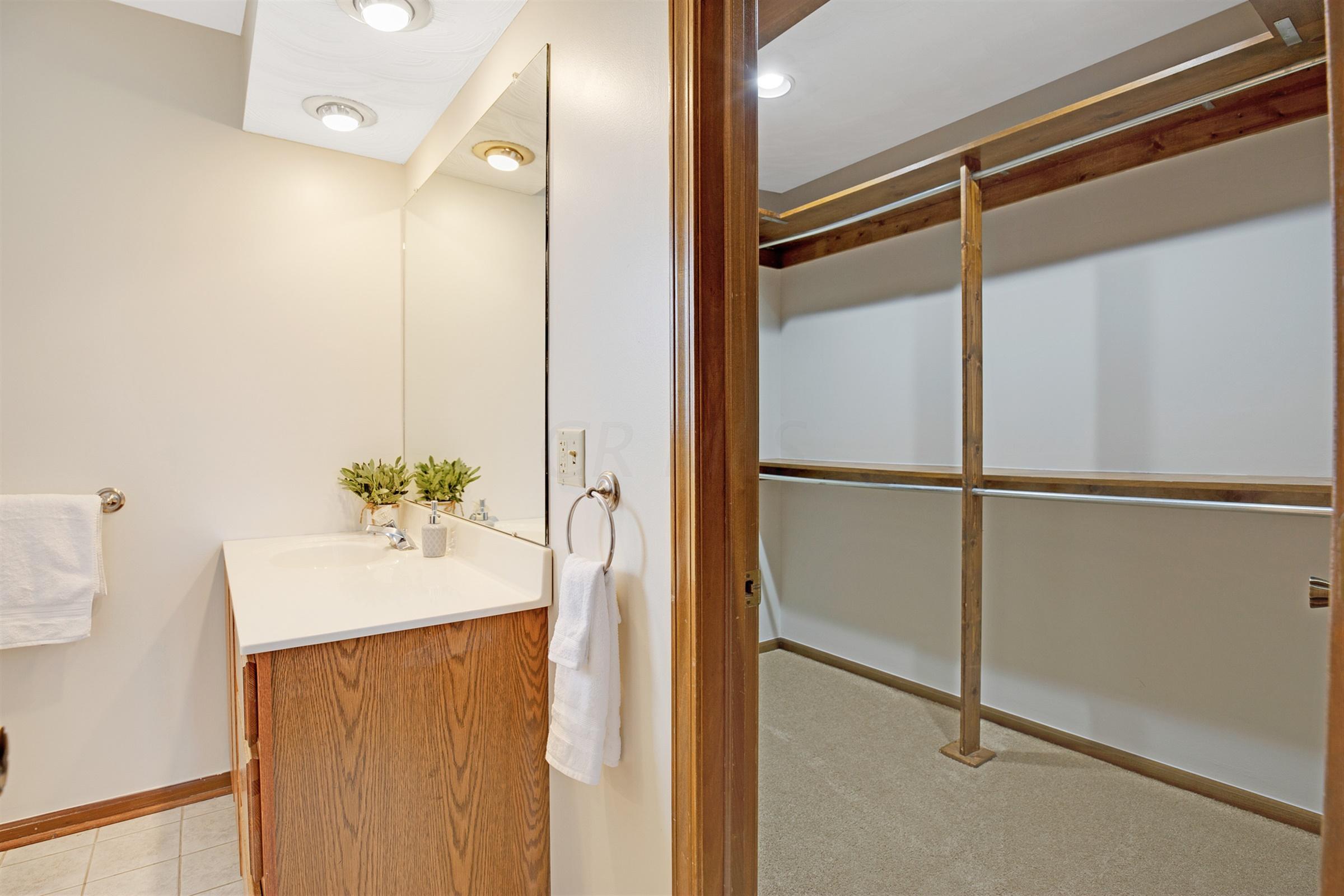 8027 Roberts Road Hilliard, OH 43026 - Photo 29 of 60